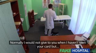 Fakehospital डॉक्टर गोरा में अपने मुर्गा डूब