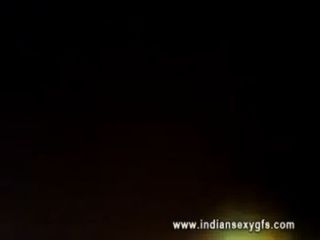 छत Steparea पर 2 लड़कों के साथ मुंबई देसी वेश्या - Indiansexygfs.com
