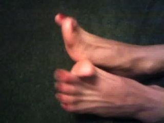 Meka लाल पैर की अंगुली नाखून 2013 यूटी 1