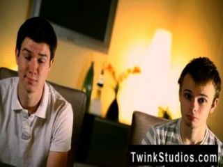 डस्टिन और Skylar की Twink फिल्म हमेशा एक अश्लील बनाने के लिए सपना देखा है।