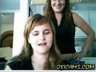 वेब कैमरा स्पेनिश 20yo लड़की प्रेमिका मां दिखा स्तन (नया 1)