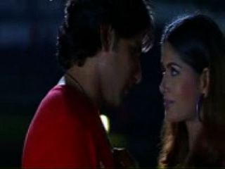 दक्षिण भारतीय अभिनेत्री सबसे चुंबन दृश्य (सविताभाभी.मोबी)