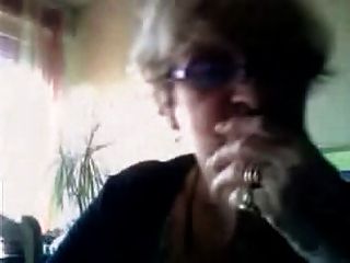 वेबकैम पर दादी