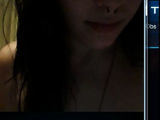 स्काइप पर सेक्सी महिला