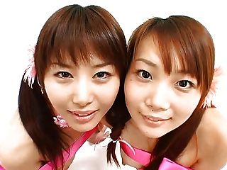 दो जापानी Cuties Bukkake
