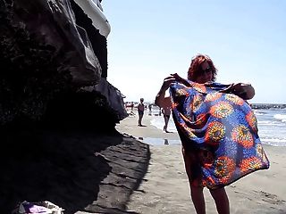 समुद्र तट, Grannies, सार्वजनिक नग्नता