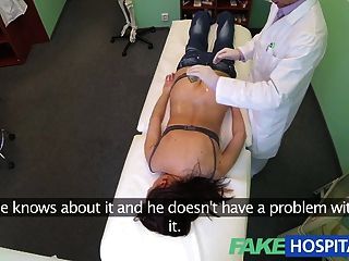 Fakehospital बहुत रोगी नर्स द्वारा तैयार की गई थी