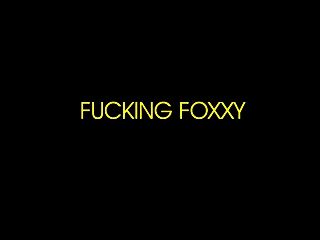 कमबख्त Foxxxy ट्रेलर