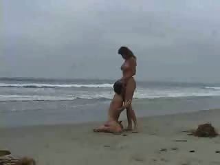 समुद्र तट 2 पर सेक्स