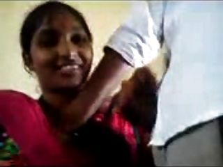 दक्षिण भारत लड़की उसके मुँह कक्षा में मुर्गा मिलता है