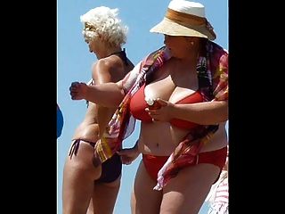 रूस बीबीडब्ल्यू समुद्र तट पर परिपक्व बड़े स्तन!शौक़ीन व्यक्ति!