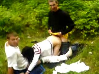 2 रूसी लोग जंगल में लड़की बकवास