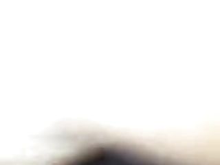 फ़ेसबुक मित्र मुझे उसे स्क्वरटिंग के वीडियो भेजता है